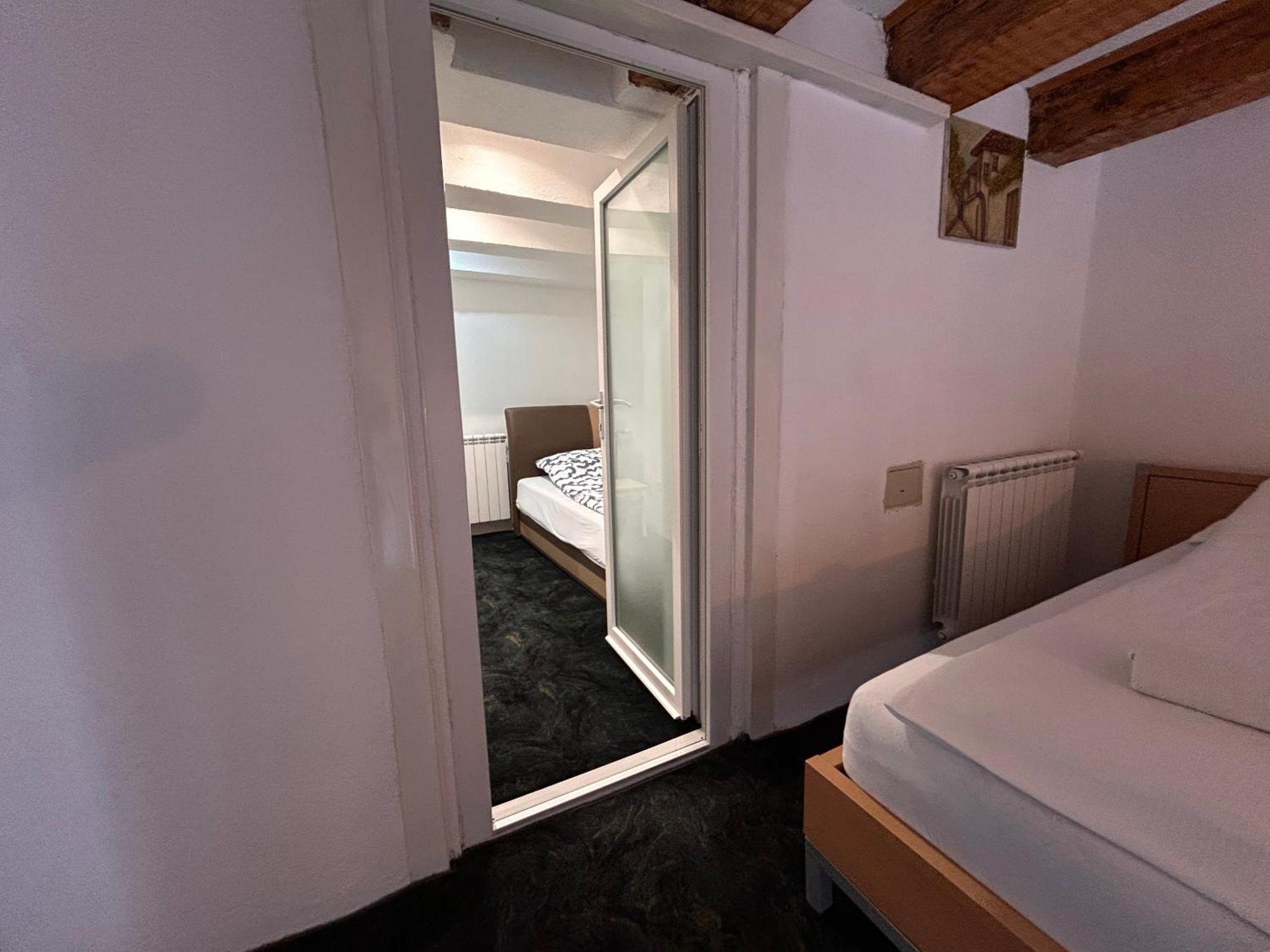 Latin Bridge Apartment Сараево Екстериор снимка